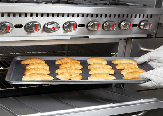 RK Bakeware China Foodservice NSF 16 Gauge Aluminium Backflasche, 18 &quot; x 26 &quot; Draht In Rim Aluminium Bun / Blechpfanne