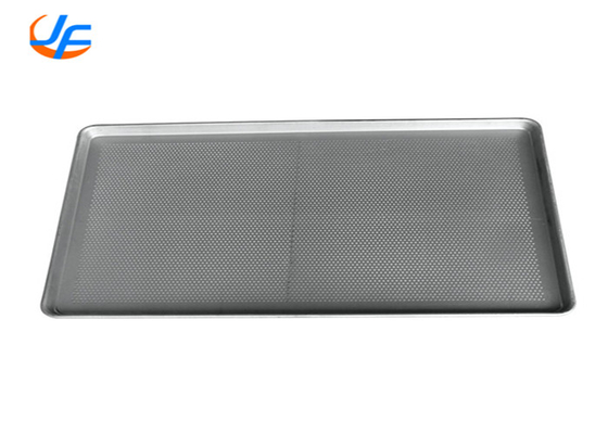 RK Bakeware China-601828 Vollgröße 16 Gauge 18 &quot;x 26&quot; Draht in Rim Aluminium Perforierter Bun / Blechpan